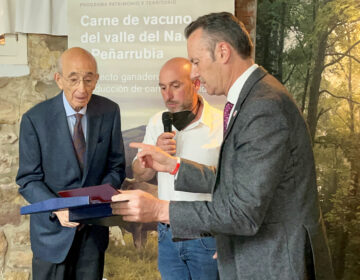 AFTECA premia a la Fundación Botín y a los supermercados Lupa por su apoyo al sector ganadero cántabro