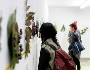 Pinceladas desde la práctica artística y su maraña de relaciones