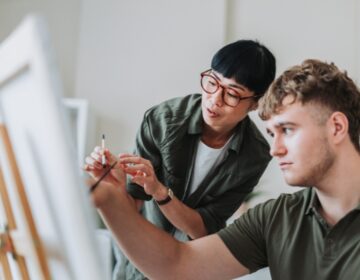 Claves que explican el impacto profesional de las becas de arte en la carrera internacional de los artistas